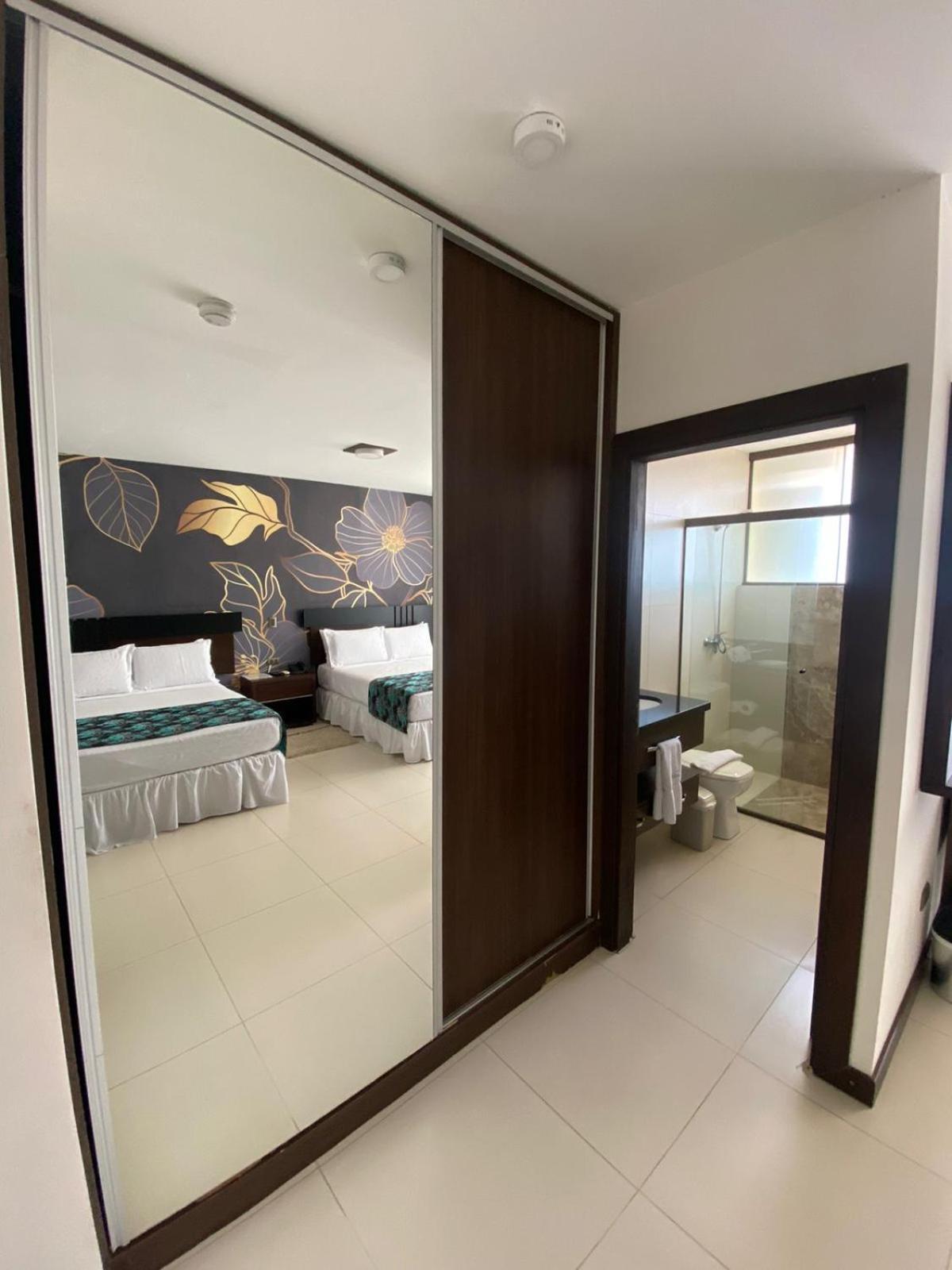 Mai Suites Apart Hotel Санта Крус де ла Сиера Екстериор снимка
